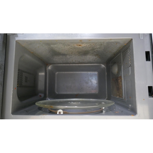 6161 - Panasonic Solo Black Microwave   (329-8)   * This lot is subject to vat