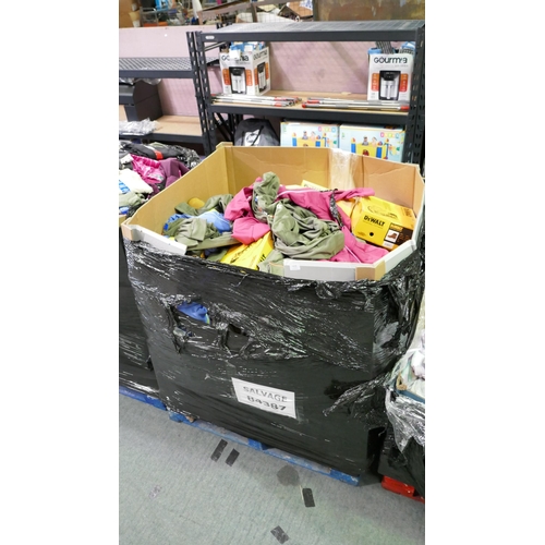 6298 - A pallet of clothing to include: Dewalt Mason Safety Boots, Champion, 32 heat, Skechers, etc. (329-3... 