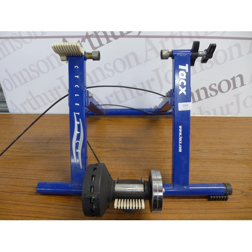 2265 - A Tacx Cycletrack turbo trainer