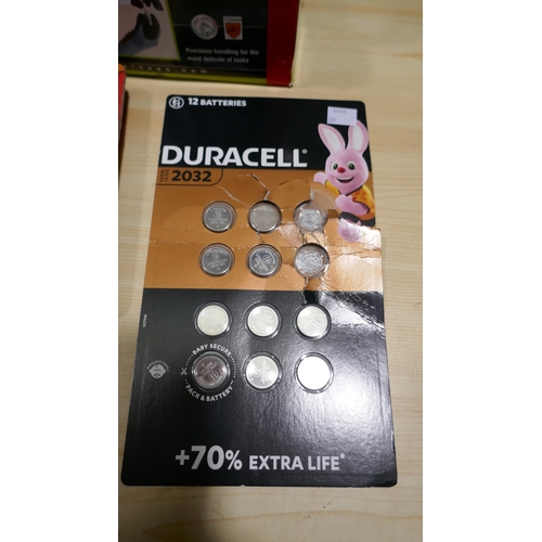 6134 - Powerpaw Rechargeable Hand Warmer, Duracell 2032 Coin Batteries And Two Packs Of Contour Avenger Glo... 