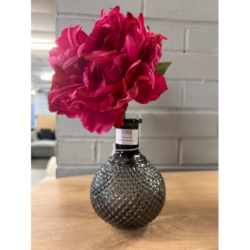 1362 - An artificial pink Peony in a ball vase, H 23cms (50328001)   #