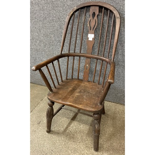 110 - A Victorian elm child's Windsor chair