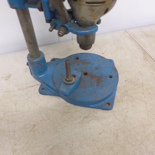 2004 - A pedestal drill vice with drill chuck key