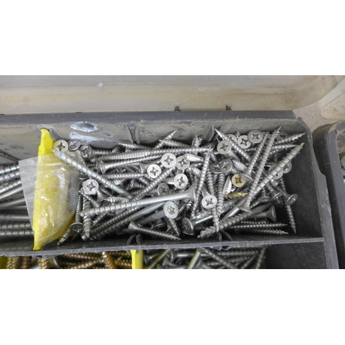 2019 - 2 Stanley organizer trays with a quantity of various screws