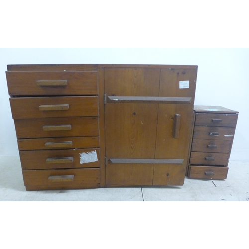 2023A - A wooden 6 drawer 1 door workshop chest of drawers with a large quantity of woodworking tools includ... 