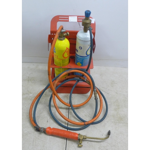 2031 - A portable oxypropane gas welder kit