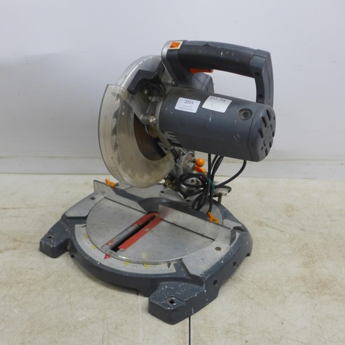 2033 - A Challenge Xtreme MMS5788, 230V power saw