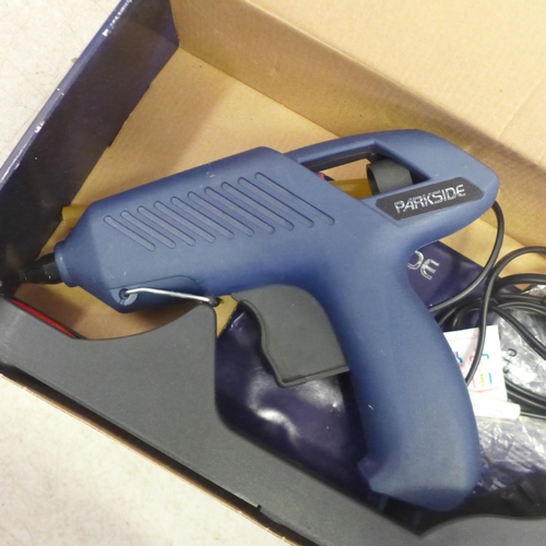 2039 - A Parkside PHKP 500 hot glue gun and a Steinel HL2002LE heat gun