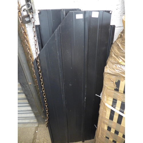 2140 - 16 pieces of assorted sized metal shed roofing panels - most panels measure approximately 130cm in l... 