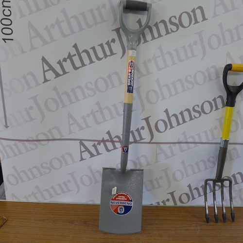 2172 - A Spear and Jackson Forged spade and a Roughneck short fork