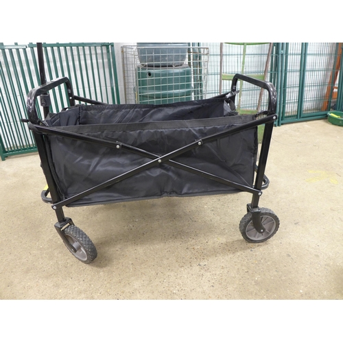 2235 - A collapsible utility/garden trolley