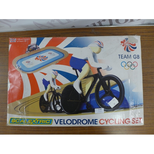 2246 - A Scalextric team GB Velodrome cycling set