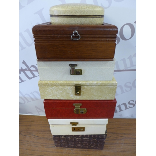 2275 - A large quantity of vintage and collectable items including jewellery boxes, trinket boxes, jigsaw p... 