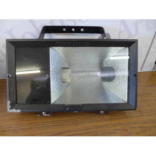 2278 - 2 large exterior Liteway floodlights - LFS70