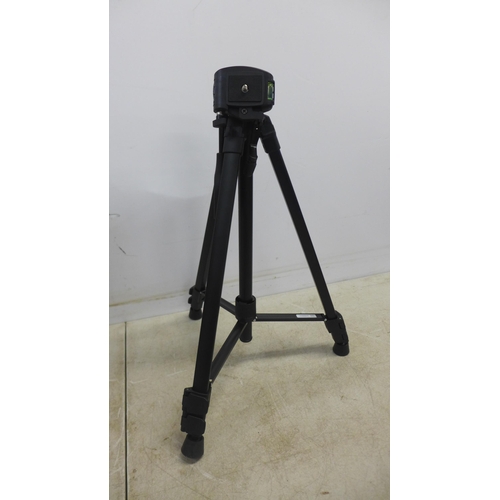 2052 - A Bosch Professional tripod - model BT150