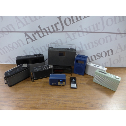 2090 - A Quantity of assorted radios including a Roberts Revival Petite DAB+/FM RDS Bluetooth digital radio... 