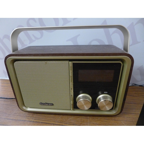 2100 - A quantity of assorted radios including a Sandstrom retro style Bluetooth DAB radio, an Asda DAB+ ra... 