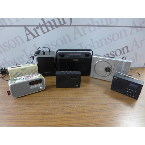 2101 - A quantity of assorted radios including a Roberts Sound 48 CD player radio, a Joules Dexter DAB/FM r... 