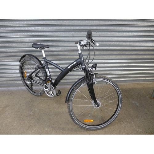 2115 - A B-Twin Original 520 aluminium framed City Bike with mudguards and stand  * Police repossession