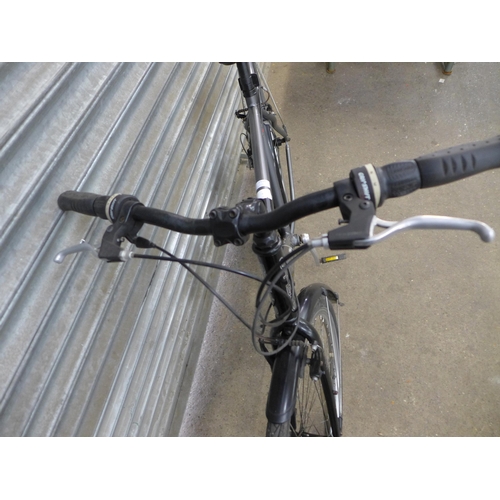 2116 - An Apollo Highway aluminium touring bike with mudguards   * Police repossession