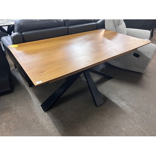 1438 - A Hanoi extending dining table