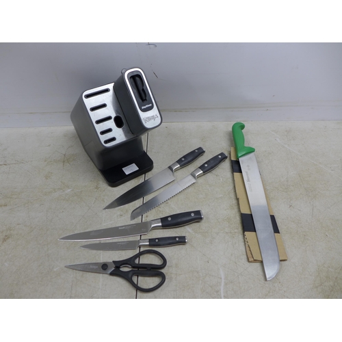 2070 - A Ninja Foodi Stay Sharp knife set (two pieces missing) and a 12