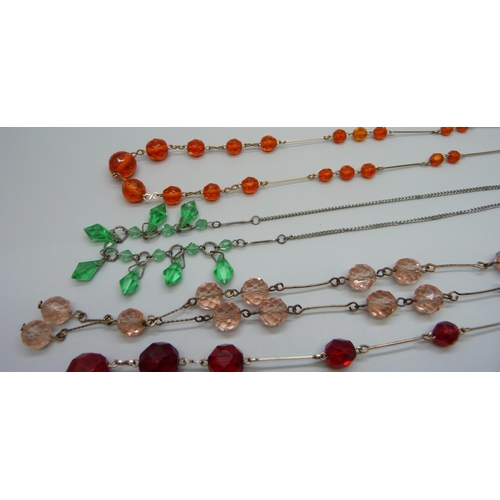 1003 - Six vintage necklaces