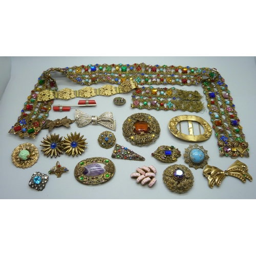 1009 - A vintage Czech belt, brooches, etc., some brooches lacking pins