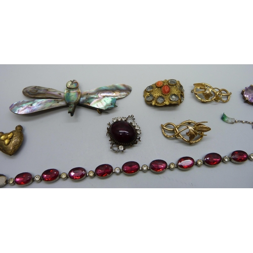 1010 - A collection of antique jewellery for spares and repair