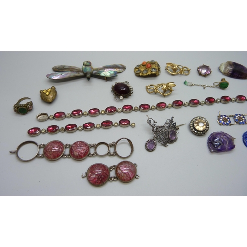 1010 - A collection of antique jewellery for spares and repair