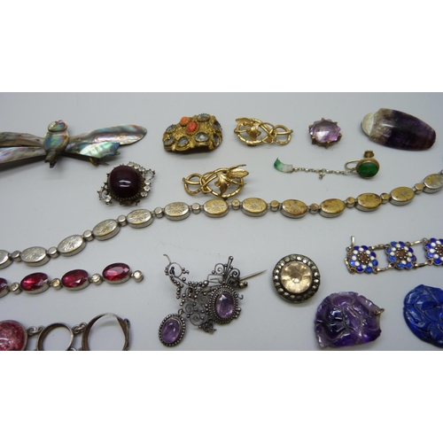 1010 - A collection of antique jewellery for spares and repair