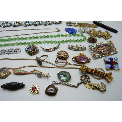 1011 - Vintage costume jewellery, etc., some lacking stones