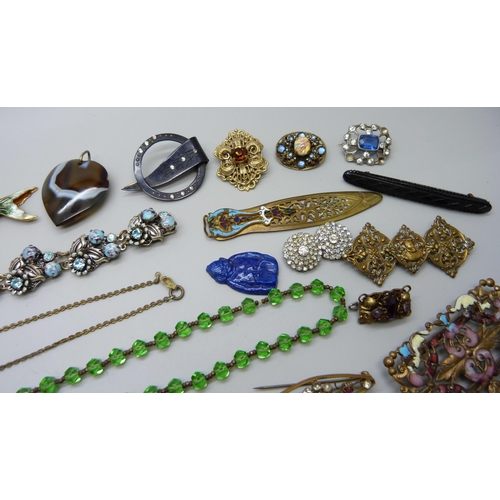 1011 - Vintage costume jewellery, etc., some lacking stones