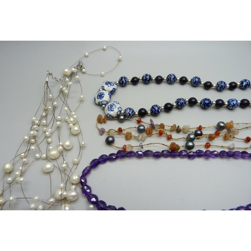 1025 - Five bead necklets with silver fittings to include amethyst and cultured pearls