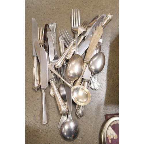 1069 - Plated flatware, two oval photograph frames, etc. **PLEASE NOTE THIS LOT IS NOT ELIGIBLE FOR IN-HOUS... 