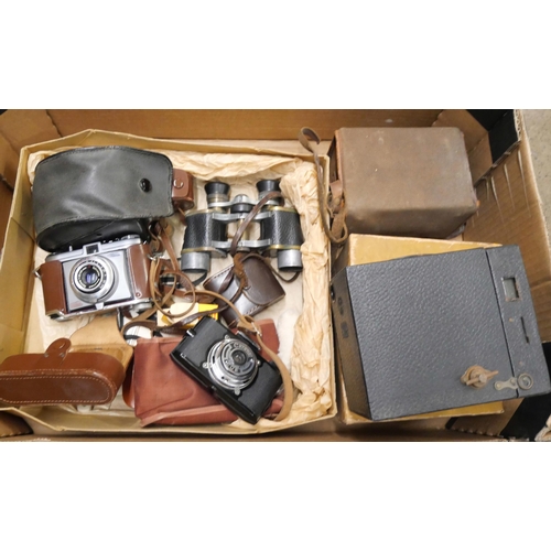 1101 - A collection of cameras including Ensign Ful-Vue, Coronet Cub, Kodak Retinette, two boxed Brodine ca... 