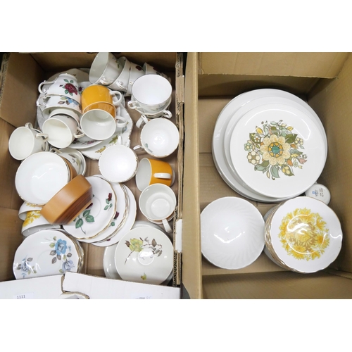 1111 - A box of mixed retro tea and dinnerwares including Royal Doulton Forest Flower, Royal Standard and P... 