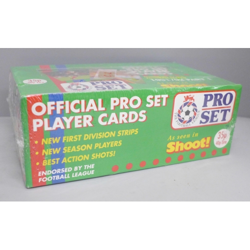 616 - Pro-set soccer cards, unopened counter display box, 1991