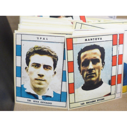 618 - A box of sports cards; Rich's Coffee (Denmark) and others with modern South Park trading cards, NM, ... 