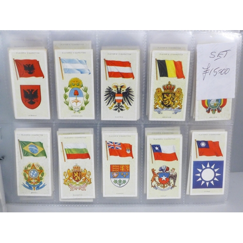 625 - Cigarette cards; 12 complete Players sets, including War Decorations, Drum Banners, Victoria Cross, ... 