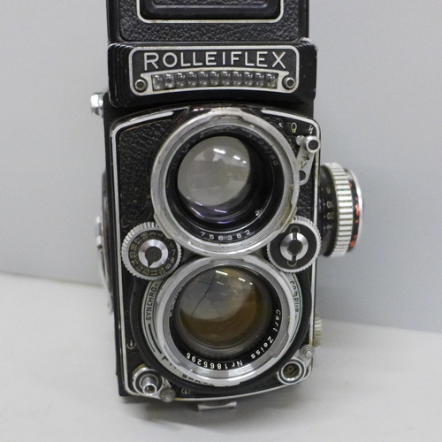 629 - A Rolleiflex 2.8E TLR camera, Planar 1:28 f=80mm