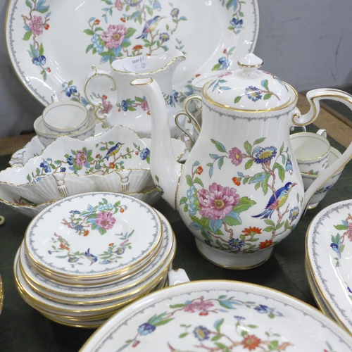 763 - An Aynsley Pembroke pattern tea and dinner service