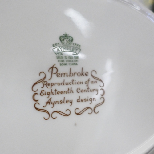 763 - An Aynsley Pembroke pattern tea and dinner service