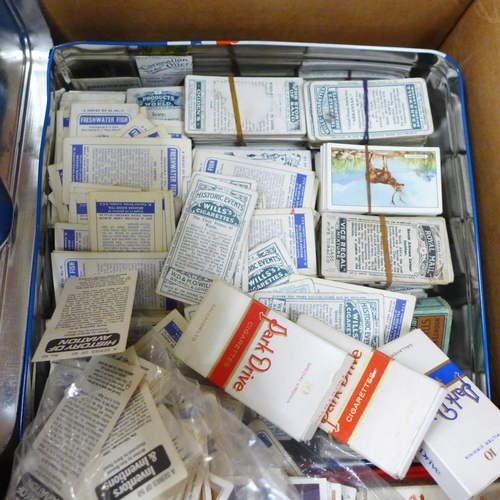 772 - A large quantity of cigarette cards and some tea cards