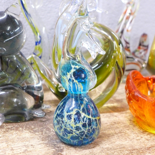 790 - Murano, Mdina and other glass, mainly bird figures