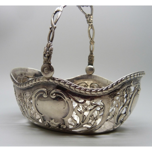 836 - A pierced silver sweet meat dish, John George Smith importer, London import mark for 1898, 113.9g