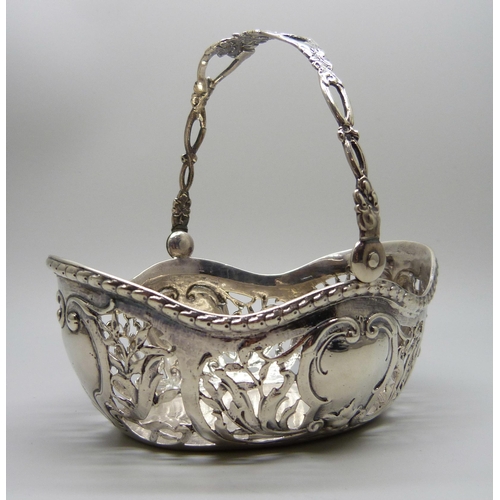 836 - A pierced silver sweet meat dish, John George Smith importer, London import mark for 1898, 113.9g