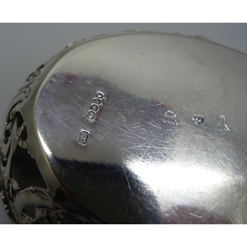 836 - A pierced silver sweet meat dish, John George Smith importer, London import mark for 1898, 113.9g