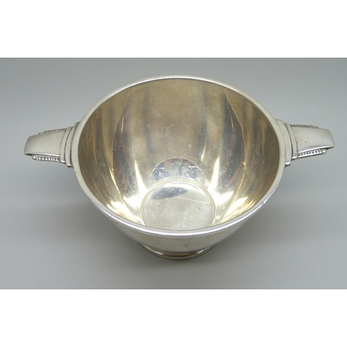 839 - A silver bowl with Art Deco design handles, Birmingham 1938, HCD, 101g