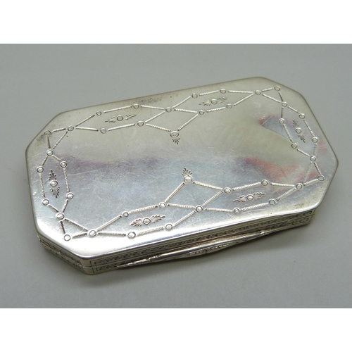 847 - An .800 silver double compact marked V. Leonani, total weight 80g, 8cm wide